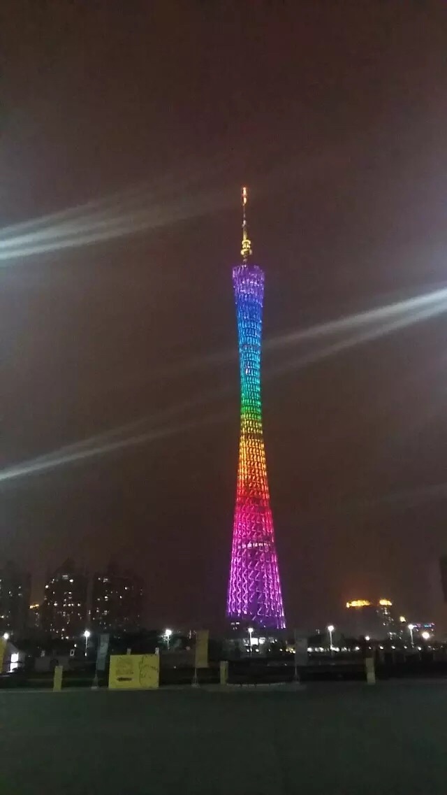 早睡早起读书健身 真正的亚文化远离喧嚣，自律自成潮流。 