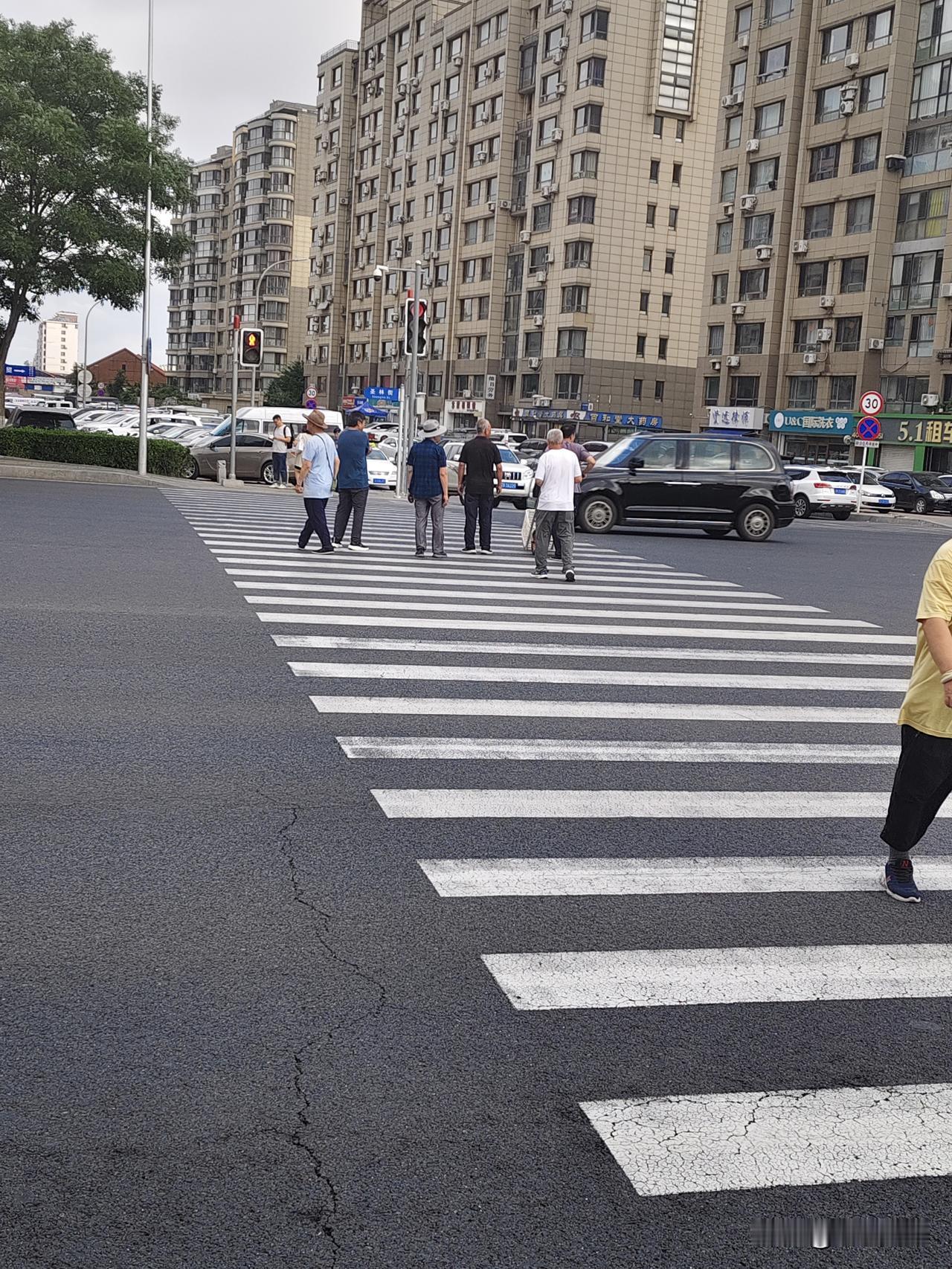 我发现了不论熟食品还是华北路市场，马栏子市场大沟早市，机场市场，只要有老人多的地