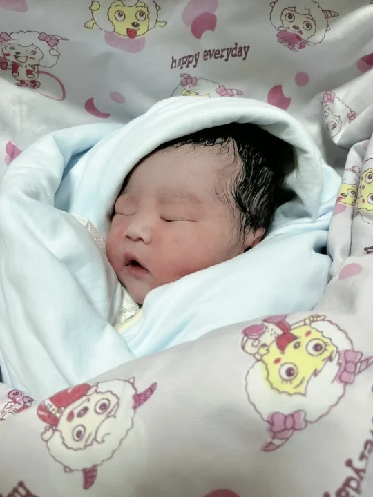 39➕2生了！6.8斤！可以暂停恭喜我一下玛