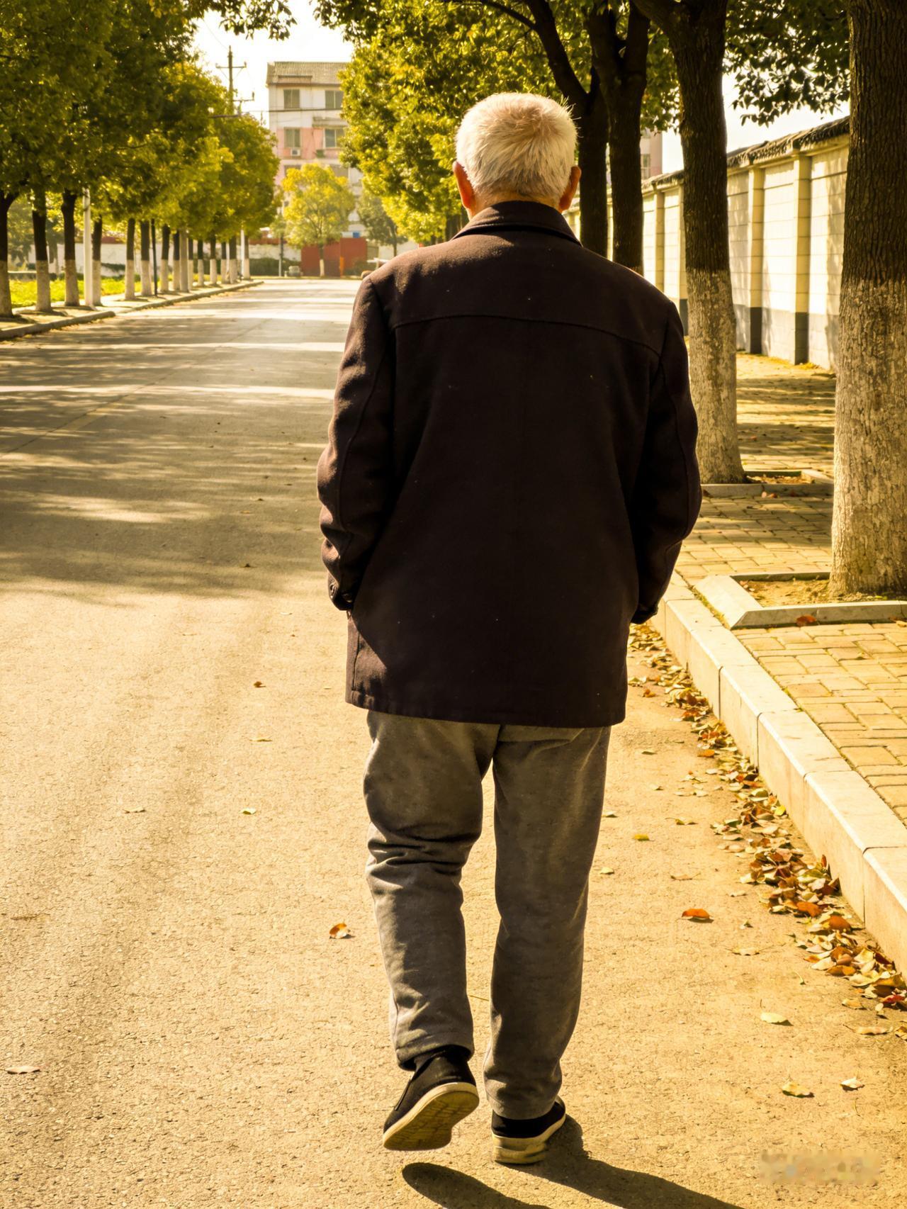 一位退休医生告诉我：
恢复精力最快的秘密，

只四个字：

好好睡觉。

少打牌