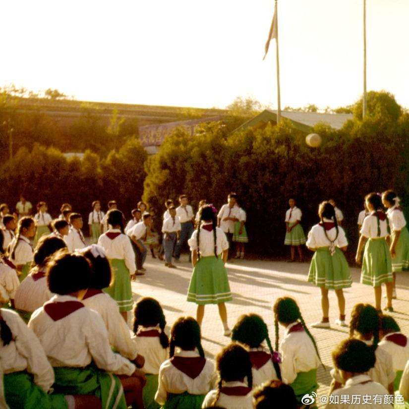 1959年，北京，文化宫内的少年。摄影 敖恩洪Beijing, 1959, te