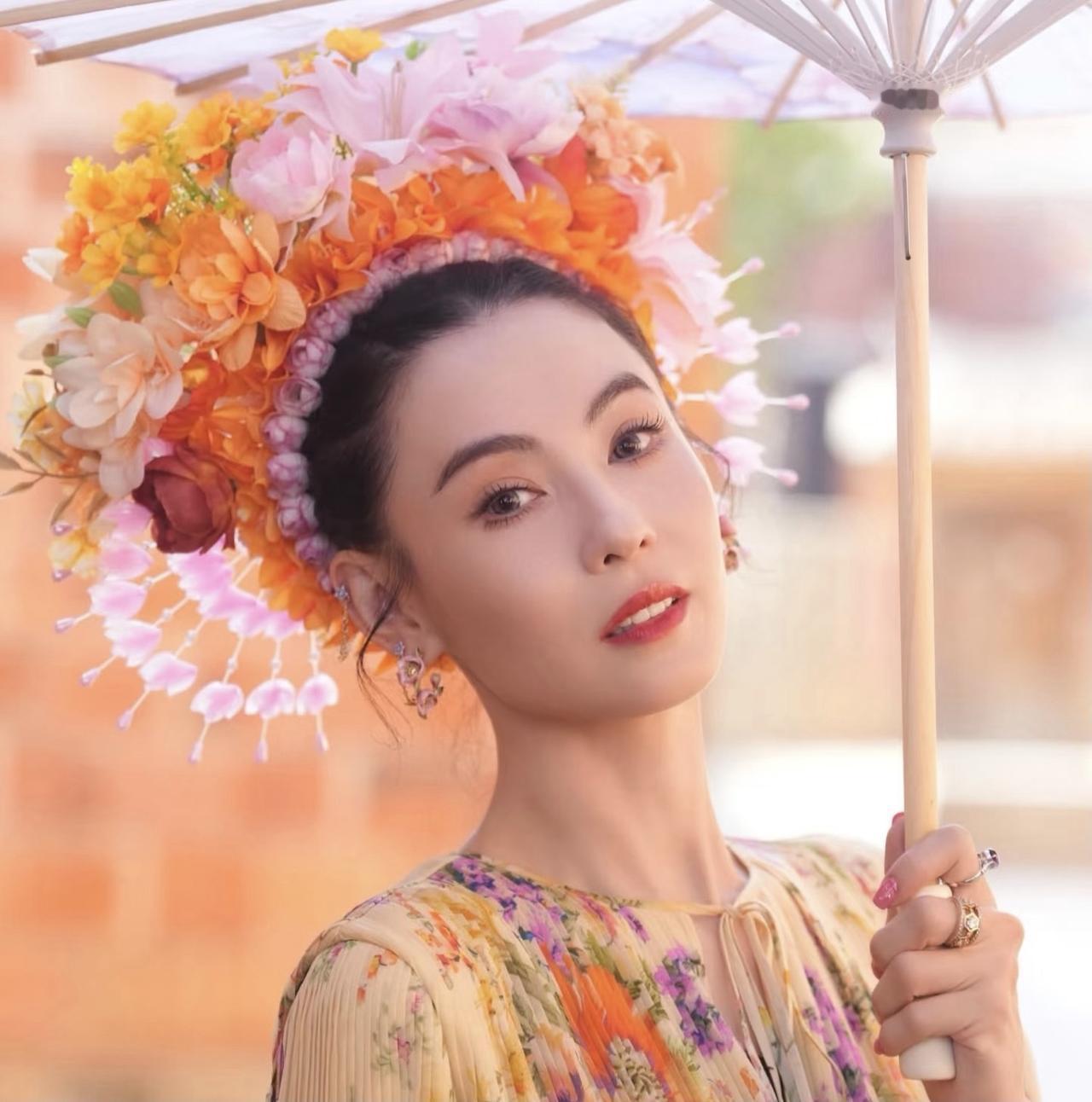 张柏芝要是在古代，

肯定是门槛被踏破一堆媒人来说亲，

理由很简单，不是因为她