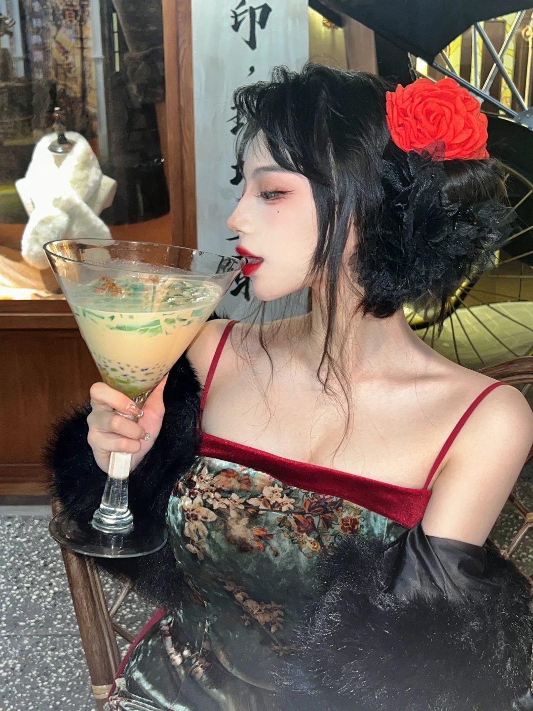 去敬你小姨一杯🍷