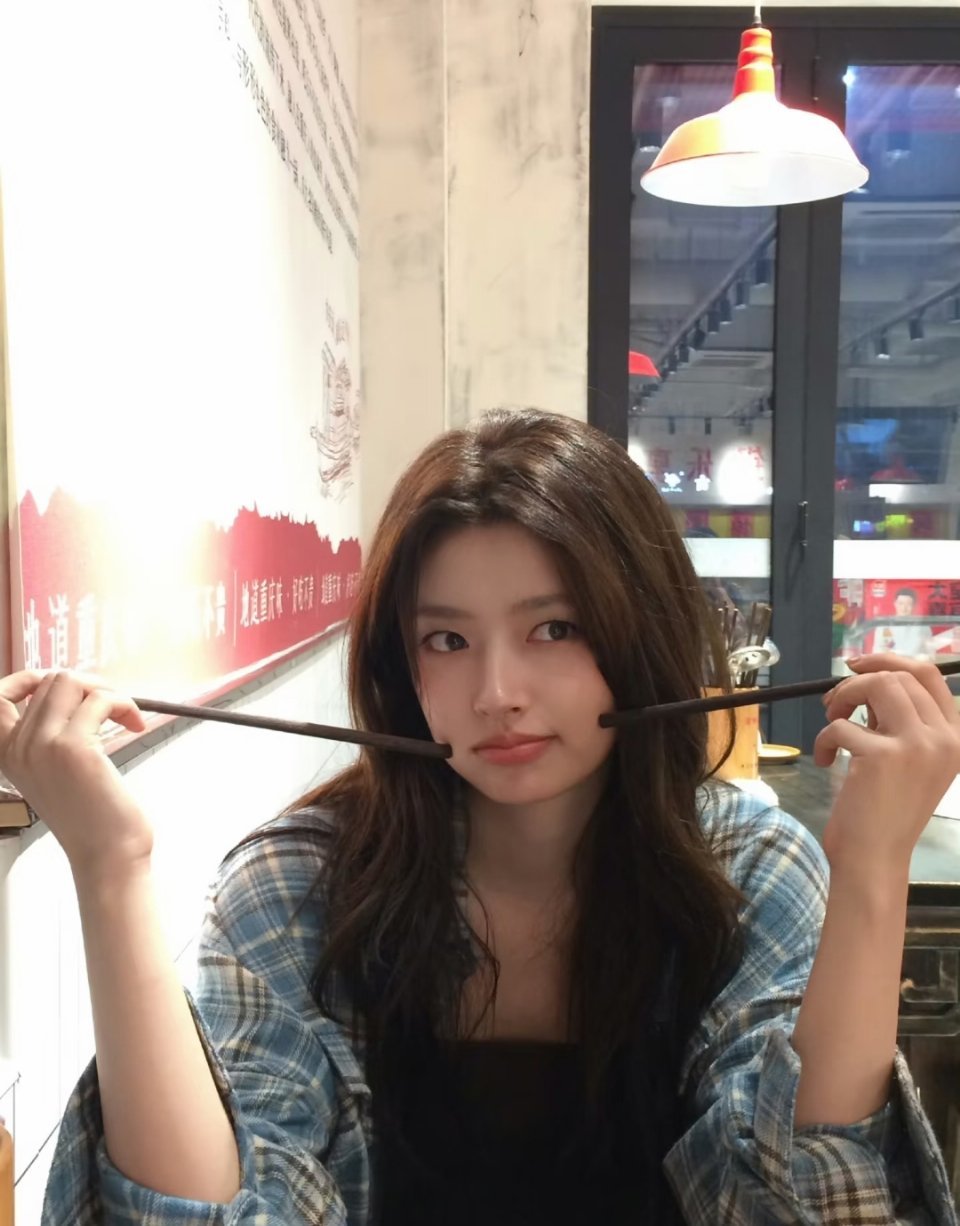 徐若晗 xrh徐若晗温夏 xrh徐若晗冯娇娇你是不同的，唯一的，柔软的，干净的
