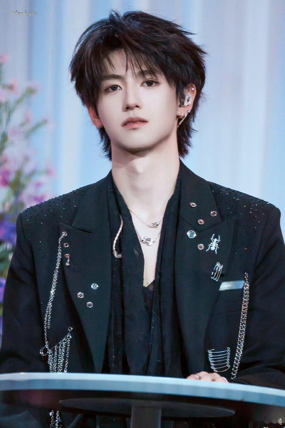 朱志鑫成长分享会朱志鑫直播朱志鑫TOP登陆少年 直播全程高甜！舞台王者的反差萌谁