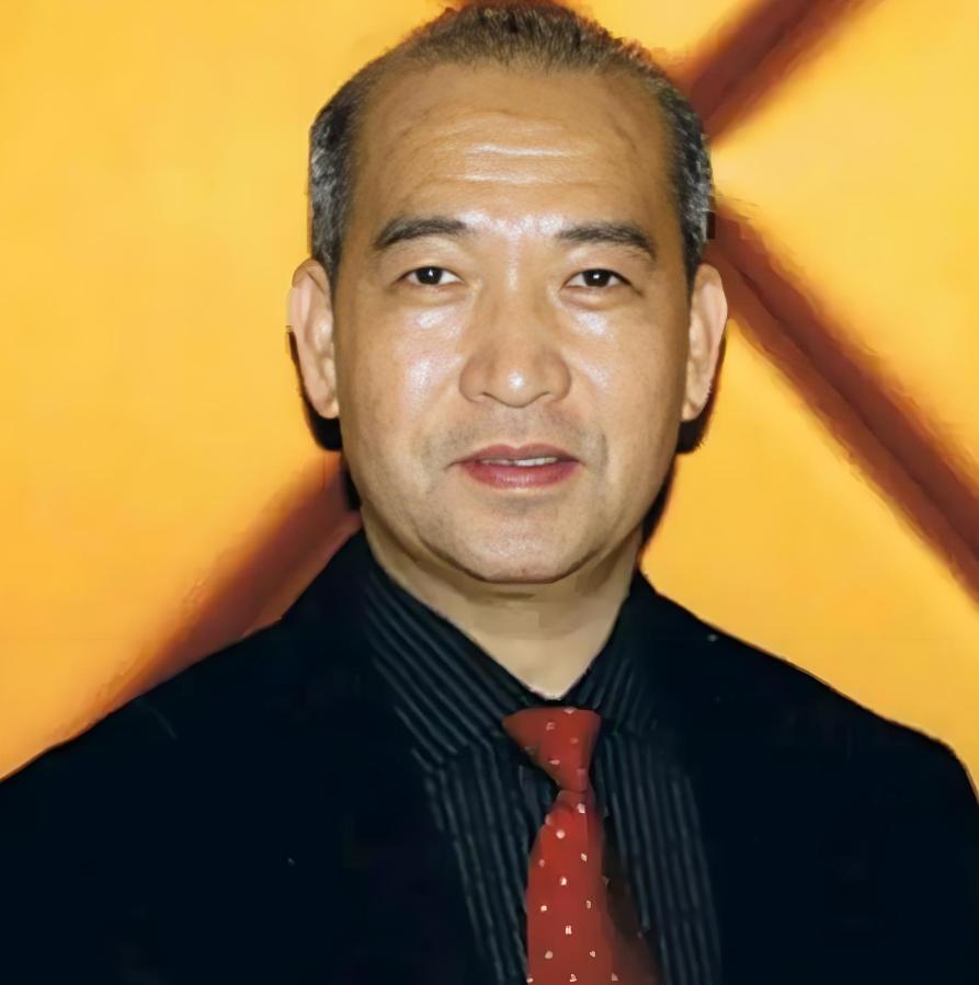 1981年，广东一男子继承巨额家产后，竟跑到英国伦敦，天天穿着破衣烂衫扛麻袋，活