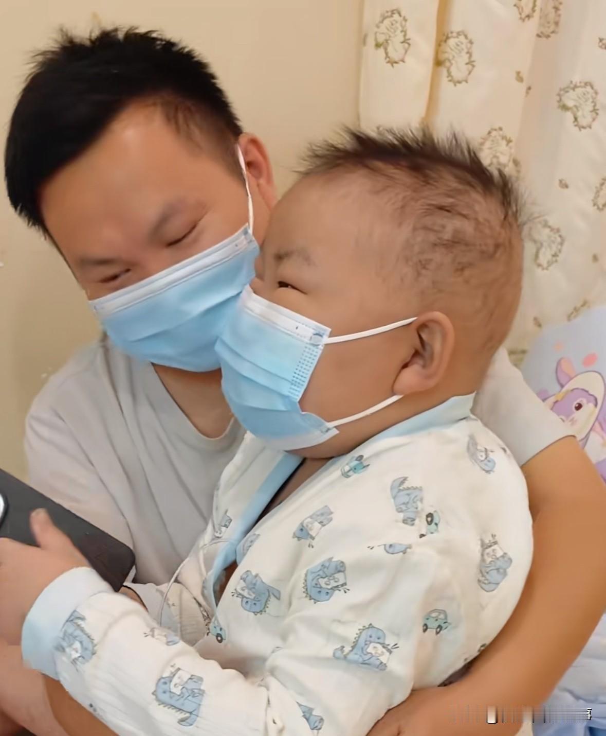 儿童白血病高危型孩子，治愈率才勉强过半，豪豪家现在真走到绝路了。
    父母一