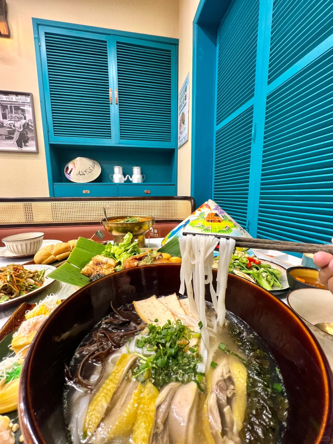 虞书欣来北海啦！！追完永夜星河来吃越南菜……