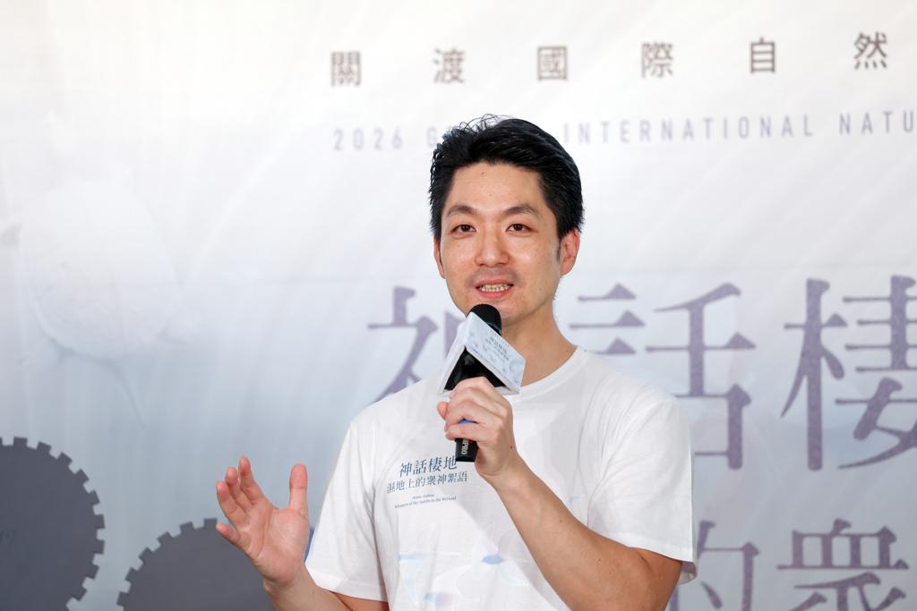 民进党台北市长参选人沈伯洋接受资深媒体人王伟忠专访的影片上线后热度爆表，观看数已
