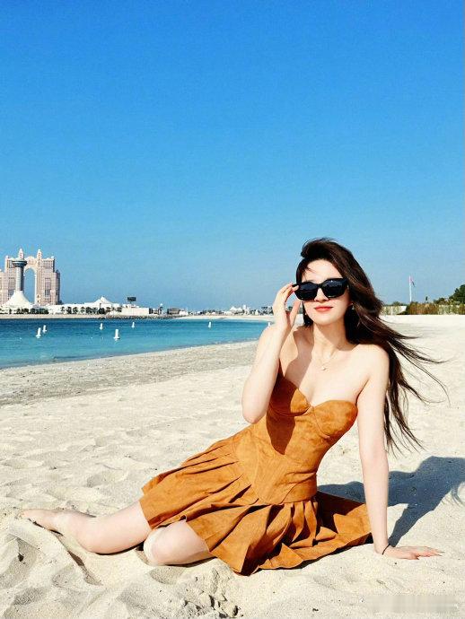 刘亦菲最接近本人的一张图在娱乐圈这个光怪陆离的世界里，明星的形象常常被各种滤镜、