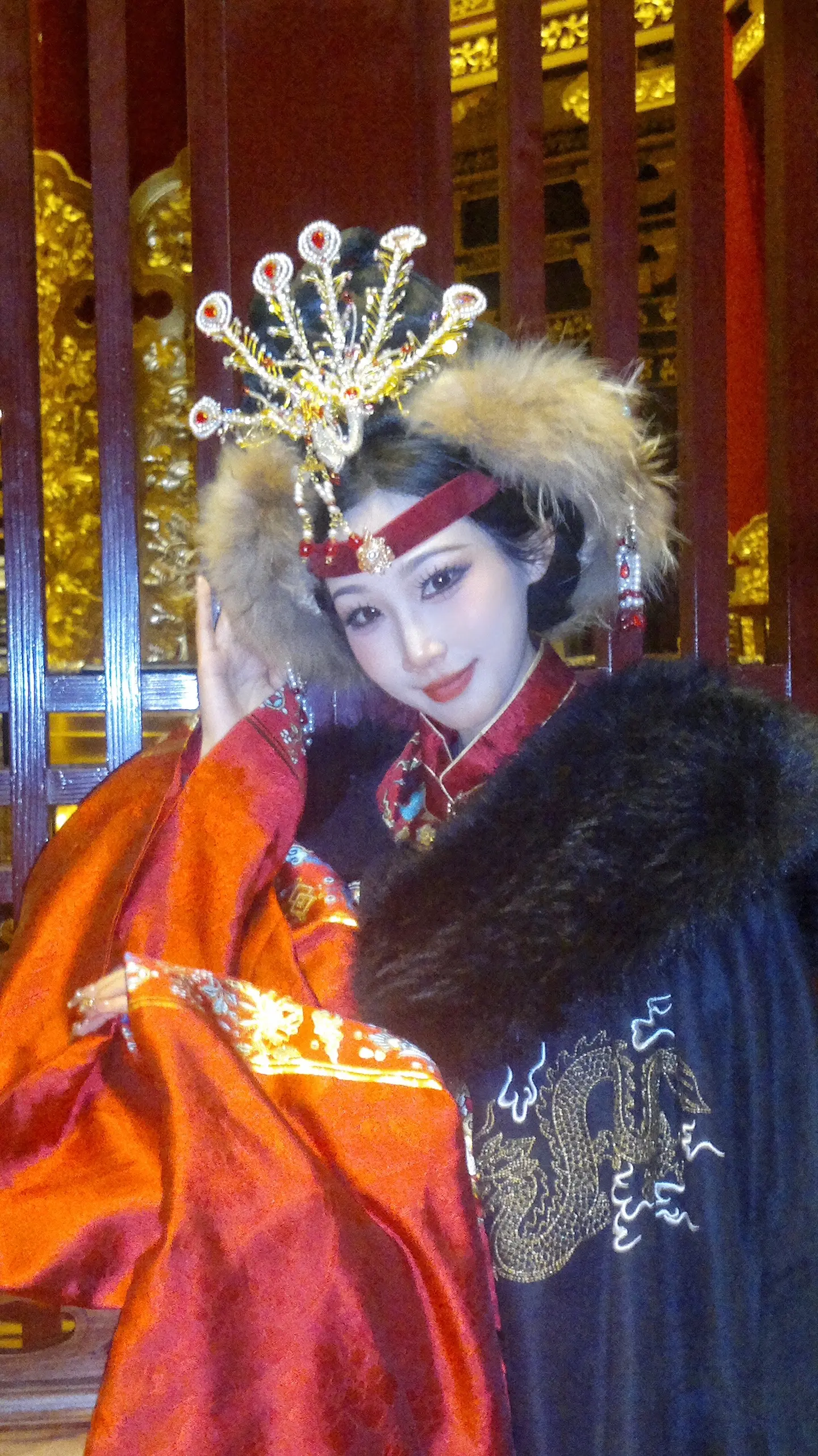 “明是一盆火  暗是一把刀”龙门石窟