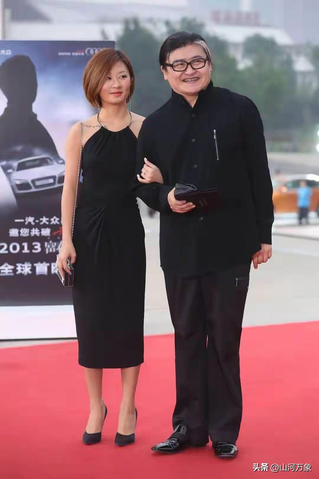 刘欢的女儿刘熠思（曾用名：刘一丝）
 
刘欢与妻子卢璐唯一的女儿，1991年9月