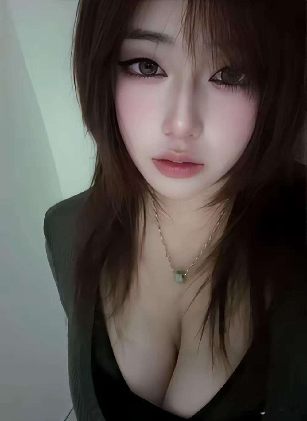 深入人心的颜值，打动异性的目光，美到极品的佳人。
