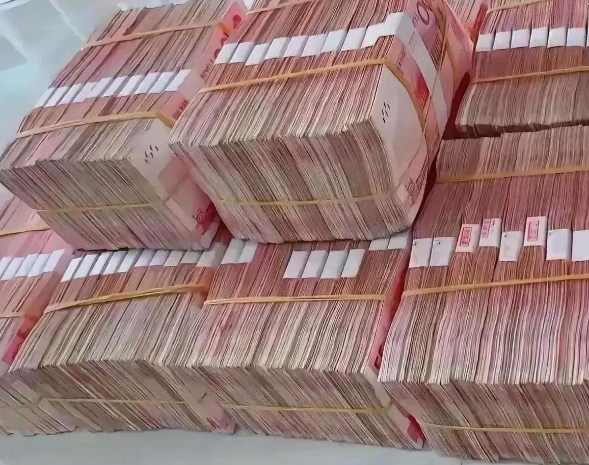 民间借贷中的法律务实：月息一分和年息一分是一样的吗？
有朋友出借给他人50万元，