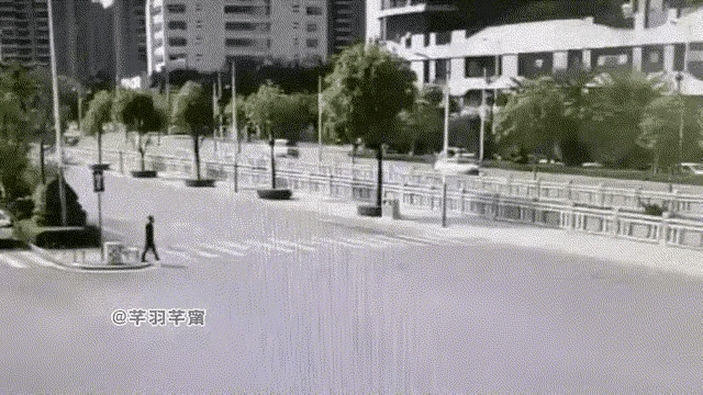 没成功？
起跑太难，爆发力也不咋地，让小车在眼皮子底下逃脱了，真晦气！今儿怪不得