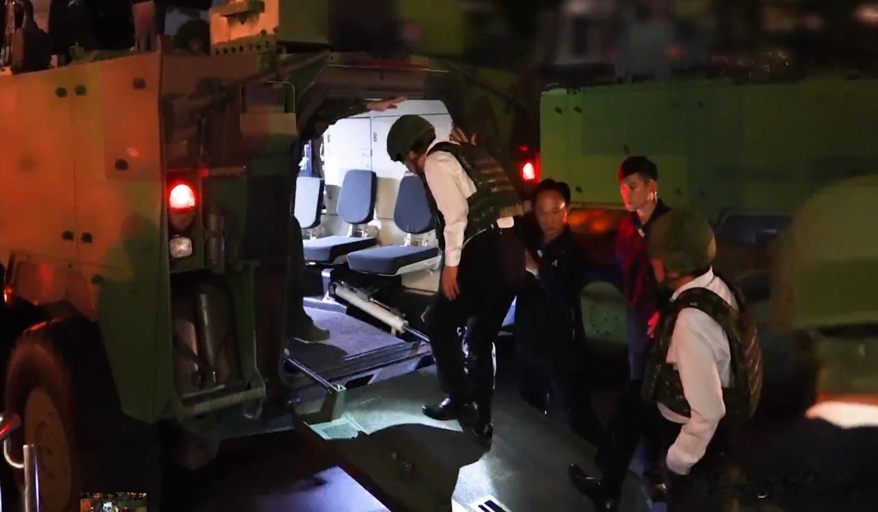 赖清德“逃亡”画面曝光

昨天（5日）登场的台军“汉光42号”演习实兵操演，在第