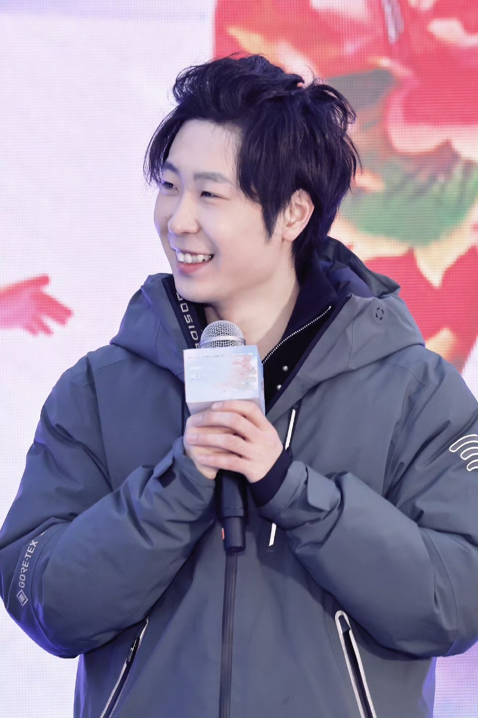 金博洋也是跳上龙拳了  刘畊宏现场教学苏炳添金博洋跳龙拳，看似简单实则好难，刘畊