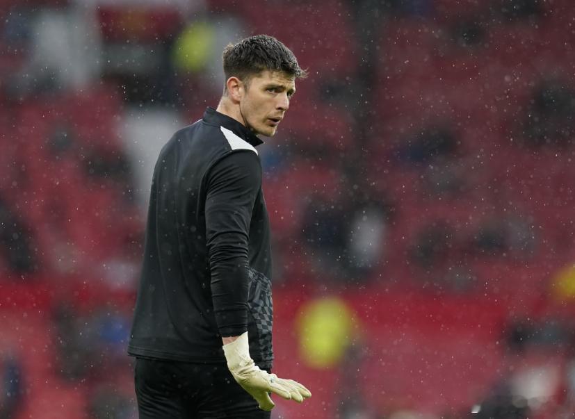 本轮英超，纽卡4-1击败埃弗顿，波普伤缺。《每日邮报》报道，纽卡门将波普在赛前训