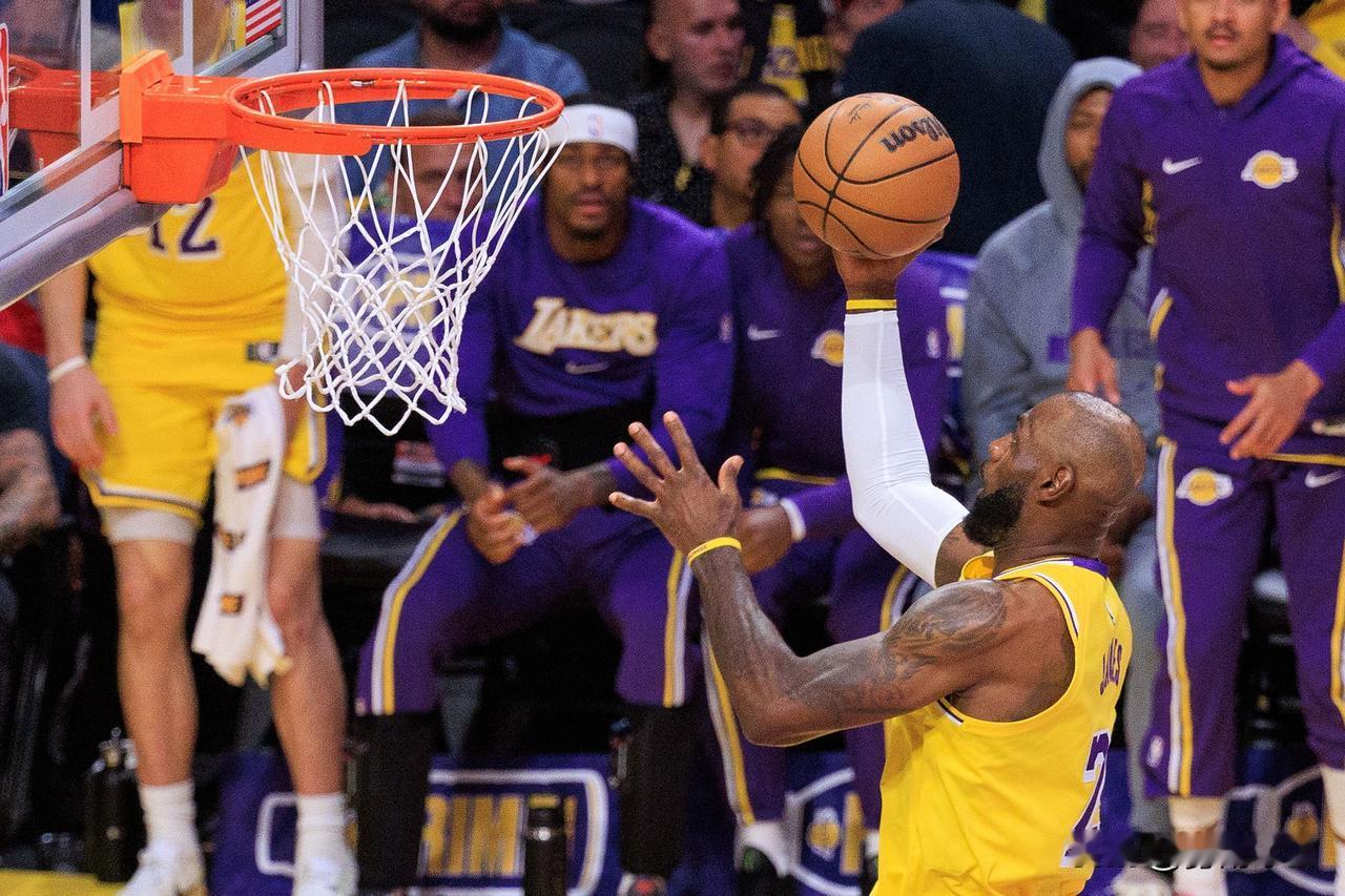 Shams：詹姆斯本周忙于各种活动 预计非常接近在下周做出决定
 近日，NBA名