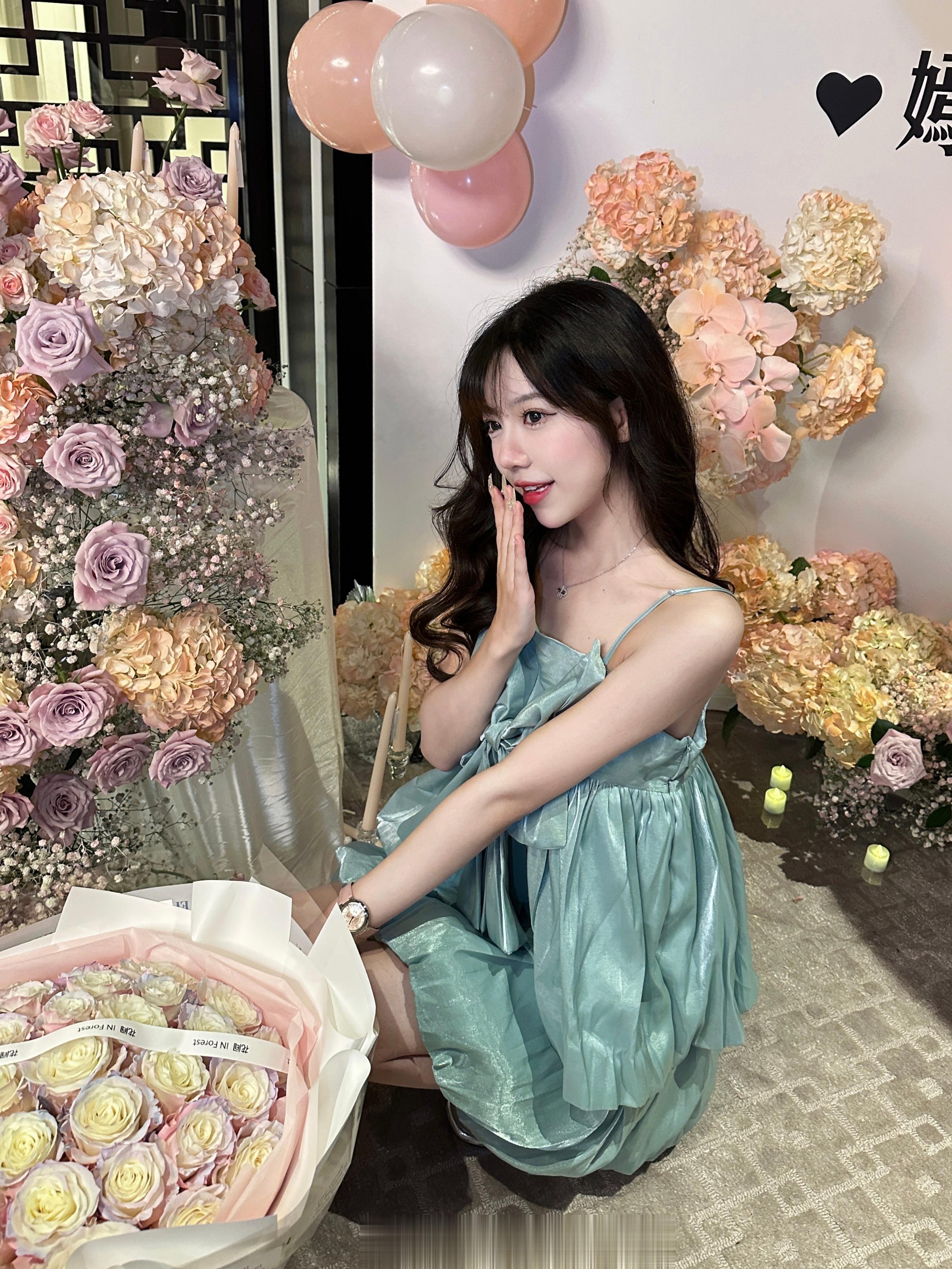 岁月是把杀猪刀 今天用来切蛋糕🎂 ​​​