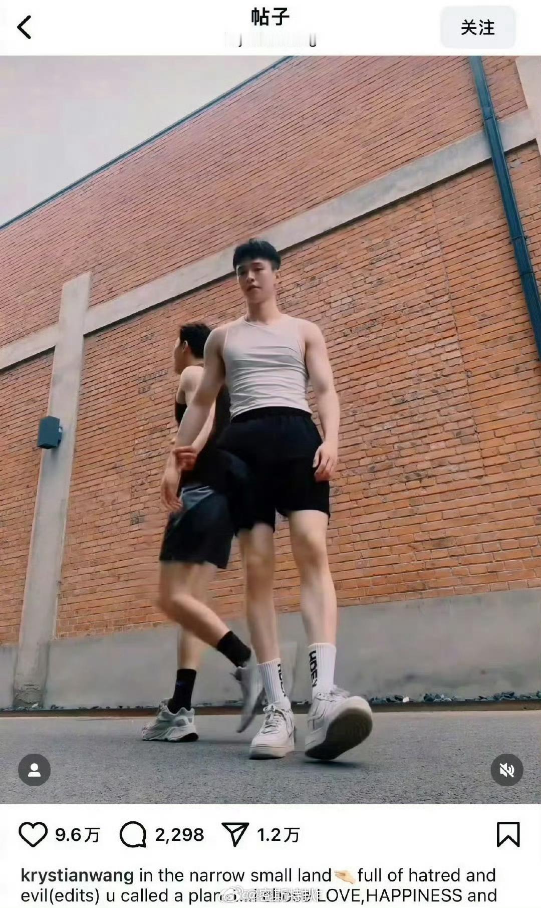 看到青三选手王南钧出柜了感觉也没啥吧…比起出轨劈腿💦粉骗p的好多了[无聊][无