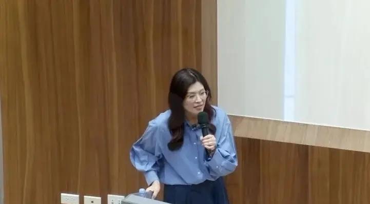 如何评价这次郑丽文访问大陆？
先说结论：绝对欢迎，但象征意义大于实质意义。
郑丽