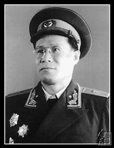 四平战后遭不公对待心灰意冷，刘亚楼谭政苦劝两小时仍留不住，这位东北猛将为何执意要