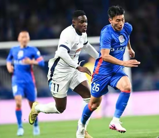 在中超首轮比赛中，大连英博客场3-5不敌上海申花，遭遇开门黑。主帅李国旭表示，这