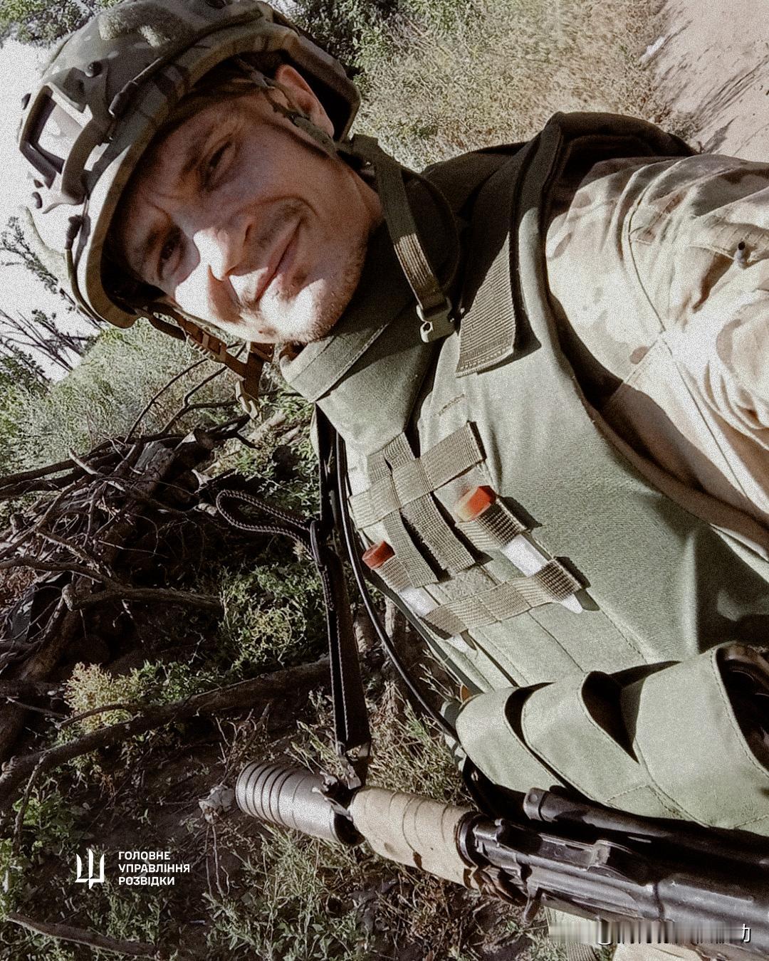 被乌克兰通缉的俄军小头目谢尔盖·佐托夫（代号“疯子”）近日被“去军事化”。他服役