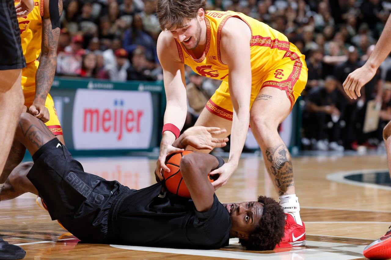 全美第12号种子密歇根州立大学坐镇主场以80比51战胜了南加利福尼亚大学。本场比