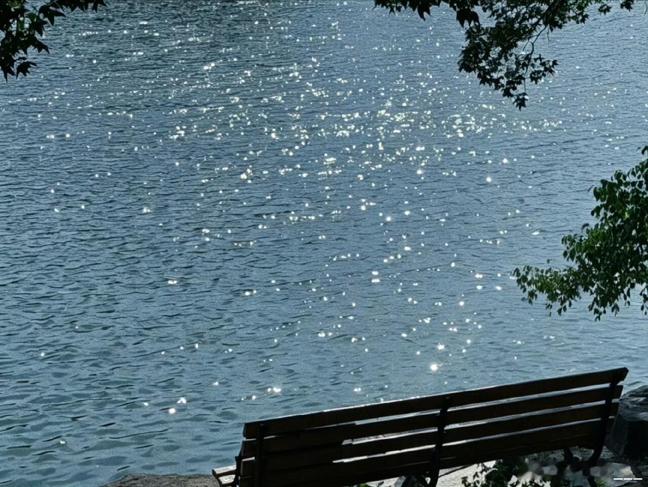 王楚钦说北大未名湖很美北大的未名湖很美🌿楚钦也好好享受校园生活😉🤲考上自己