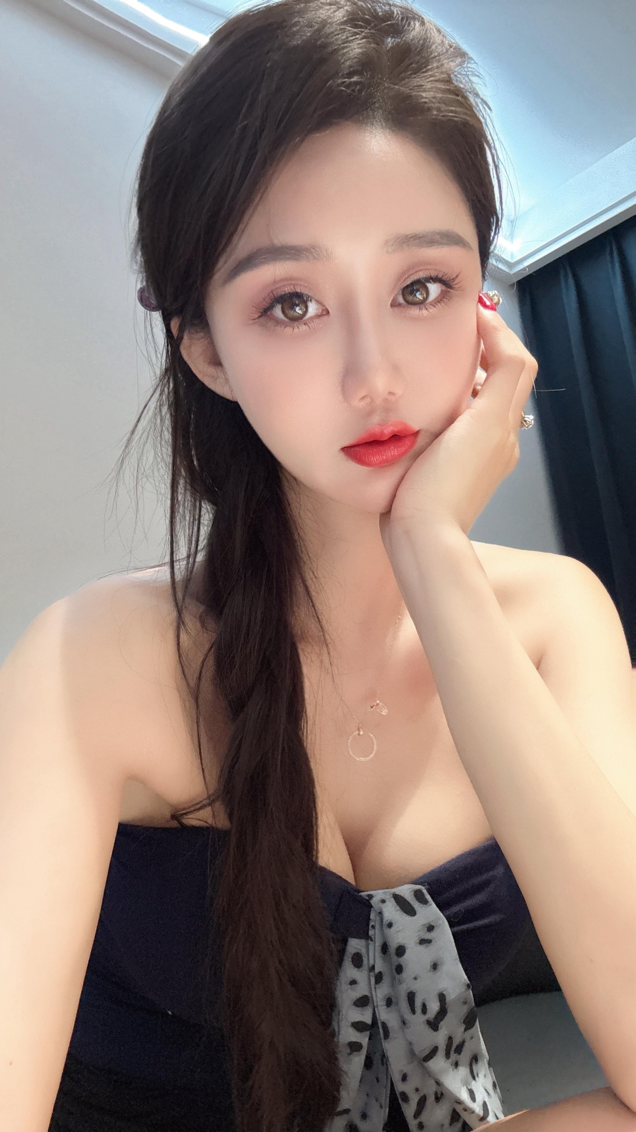 一个重视精神世界的人，追求的从来都不是肤浅的男欢女爱。对于他们而言，真...