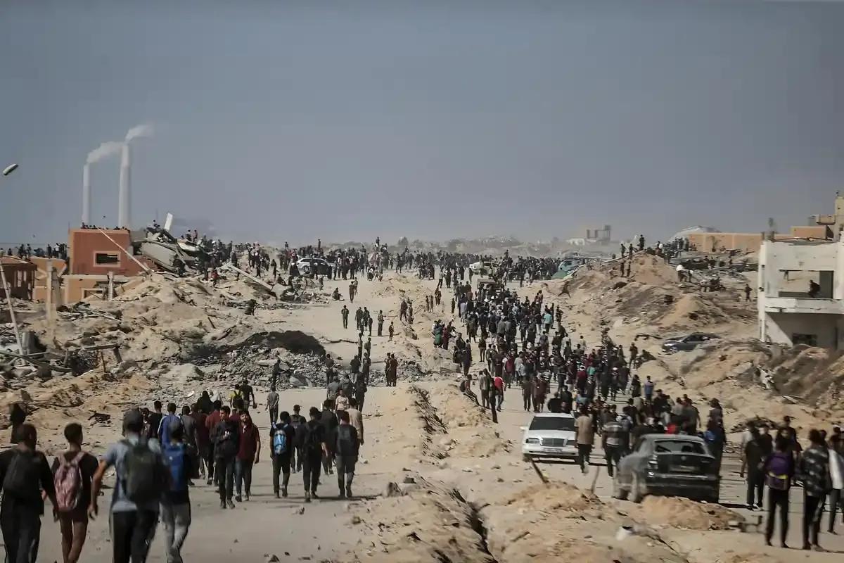 同样是中东产油国，同样守着海量石油，为什么沙特、卡塔尔、阿联酋能富得流油、建起沙