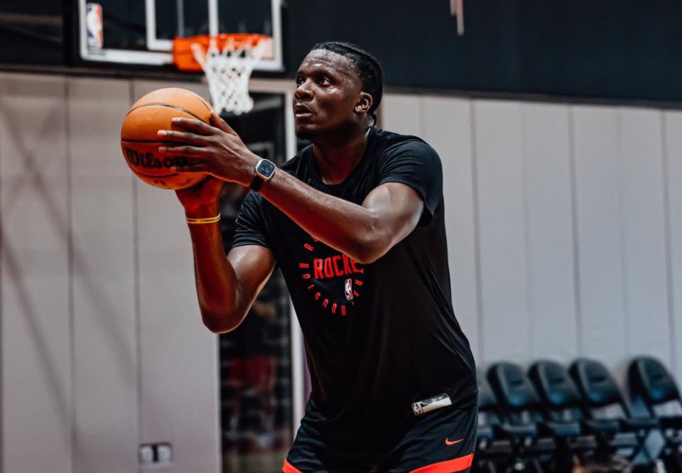 今天的消息是，火箭在交易市场的目标是,中锋！

为什么不是控卫？

我个人猜测两