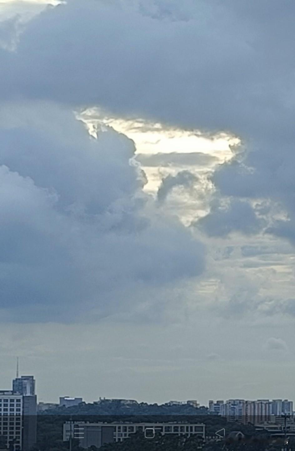 今年春天最想实现的心愿家人健康，快乐平安！