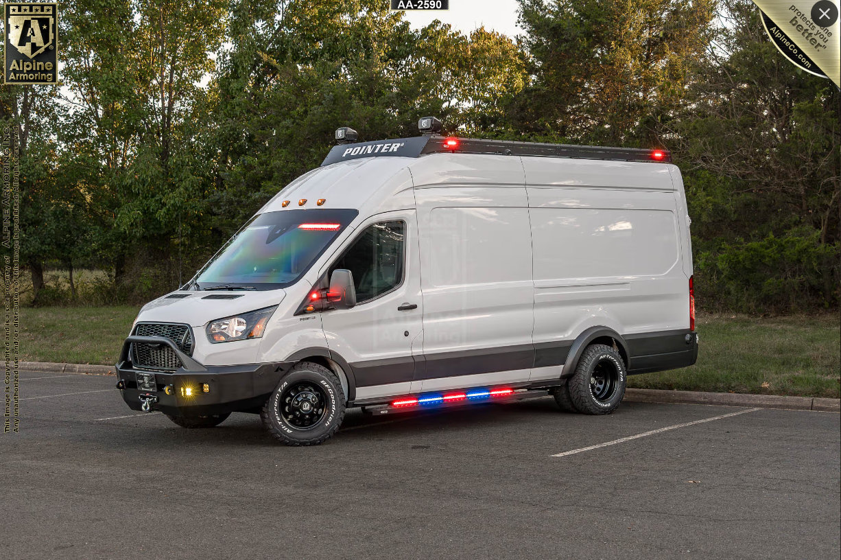 防弹车 Armored Tactical SWAT Van，基于福特全顺3.5T