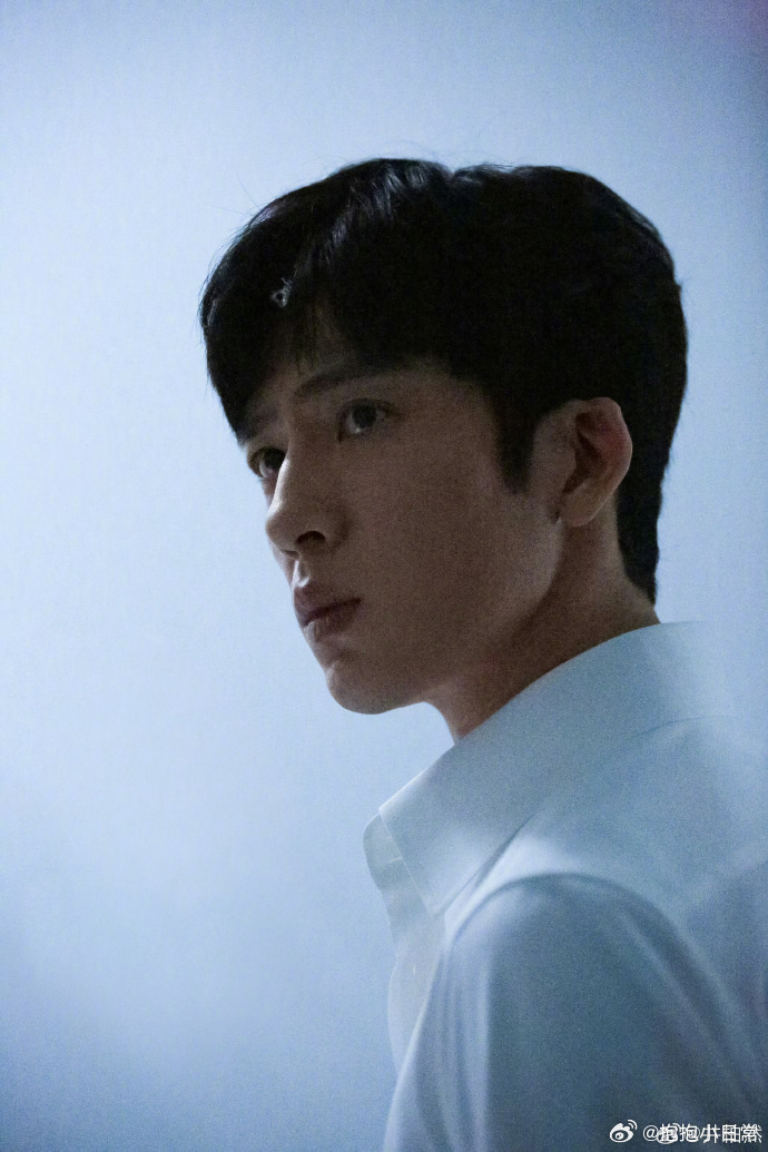 井柏然这次完全冷脸烧啊井柏然一低头把看文的都勾来了被井柏然的演技惊艳到，冷脸状态