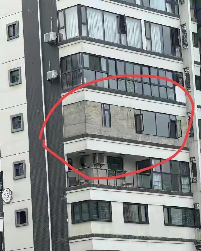 天，还会有这种邻居，但是这个肯定是个自建重直楼吧！肯定是这一幢楼都是一家人的，要