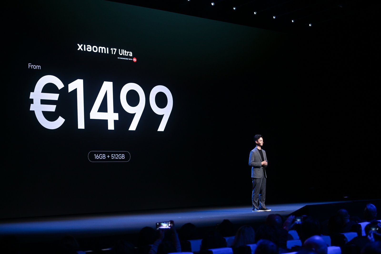 小米徕卡联名新机海外售价16000元看到海外售价直接奔到 16000 元，我是真