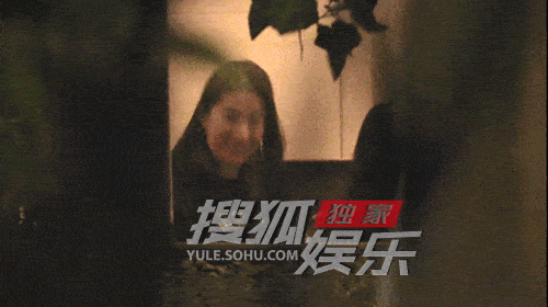 还以为是早期刘亦菲狗仔拍的挺高清 还原美貌 
