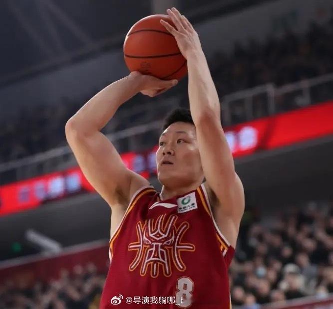 山西男篮官方公布张宁的伤情：张宁被确诊为左大腿内后部肌组织损伤并肌腱部分撕裂，预