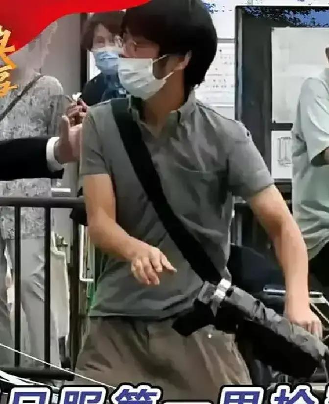 万万没想到
日本人山上彻也，可以说是日本第一刺客。他的辩护律师也是很牛，找了两个