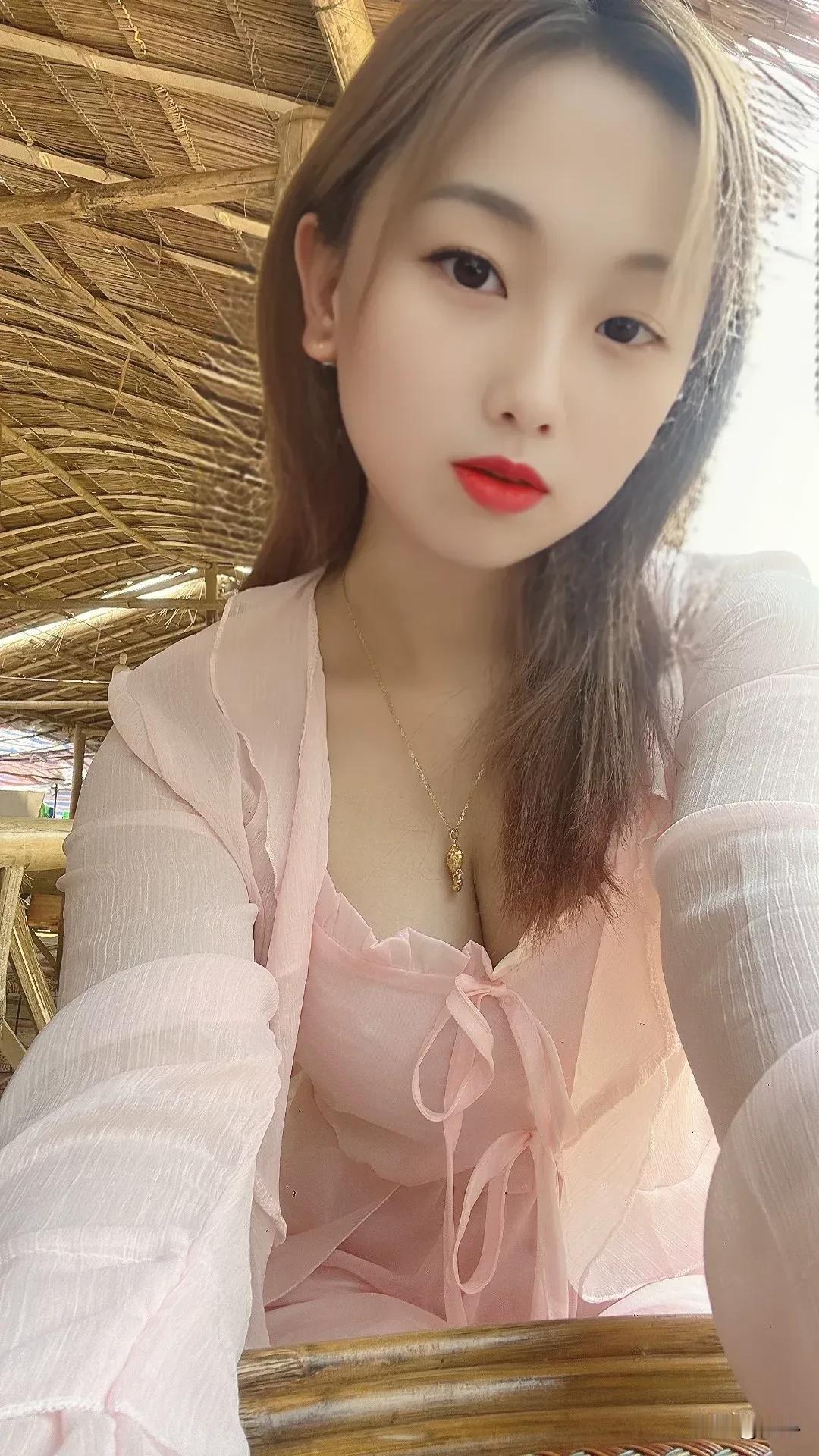 #美女究竟有多大的吸引力##小性感身材# 