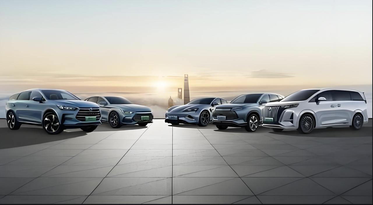 新能源车窝里斗，价格战升级，智能驾驶回归理性：这四大趋势哪个最影响你买车？

车