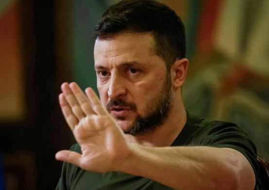 美媒曝光“俄乌28点和平方案”，乌克兰或将彻底殖民化，泽连斯基若不逃就死定了？