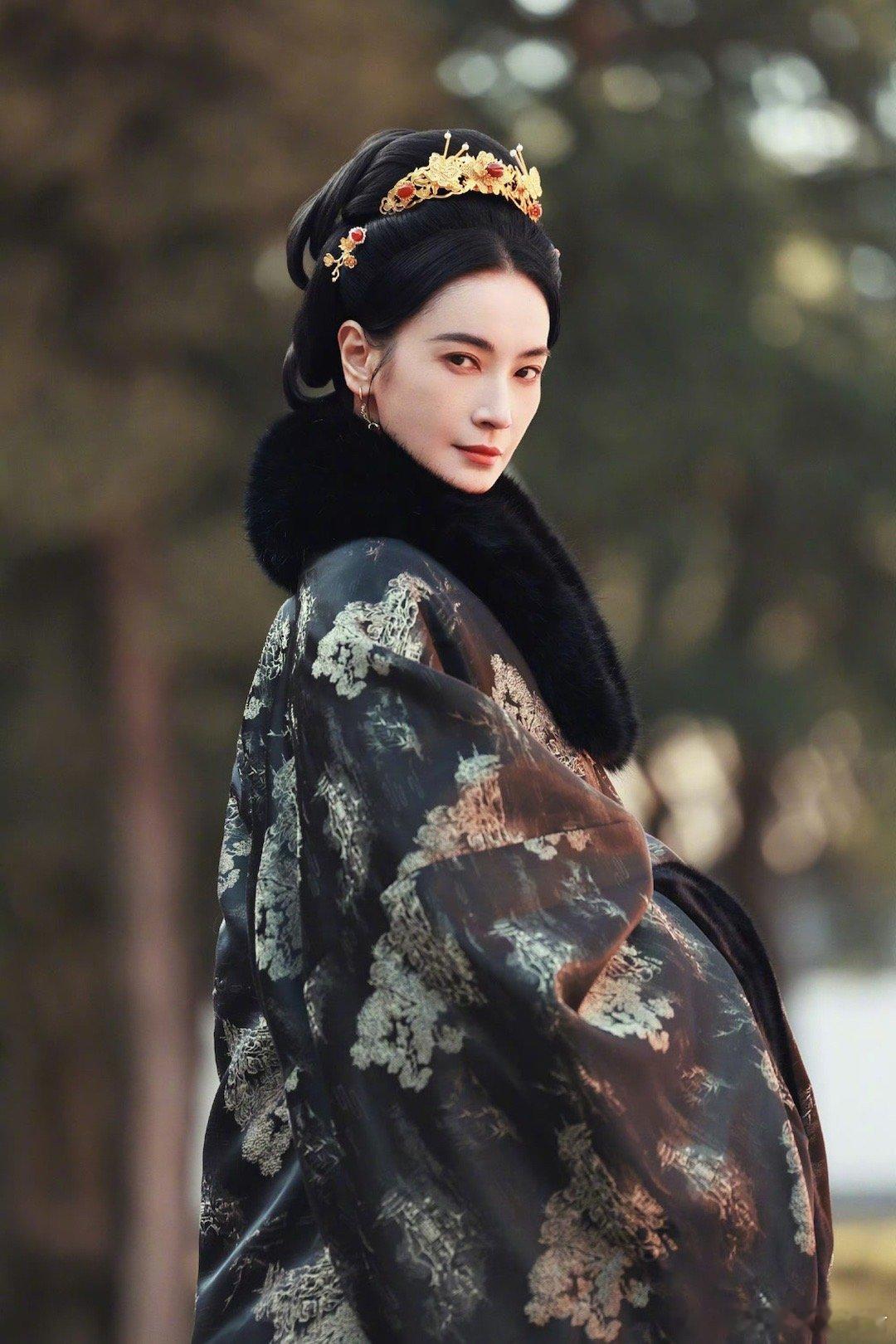 李媛哭得最惨的一次 邱师兄倒下那一刻，尹素莲的眼神从不敢置信到彻底崩塌，用最克制