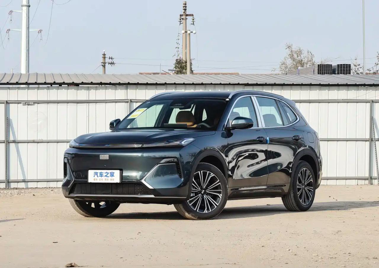 2026款吉利银河星舰7 EM-i 参数实录

2026款吉利银河星舰7 EM-