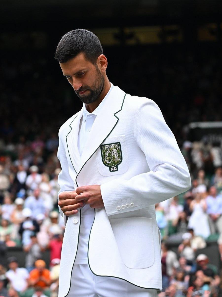 Good job！Novak👍🏼第21次温网首轮关通过！下轮打西西帕斯阿昺第