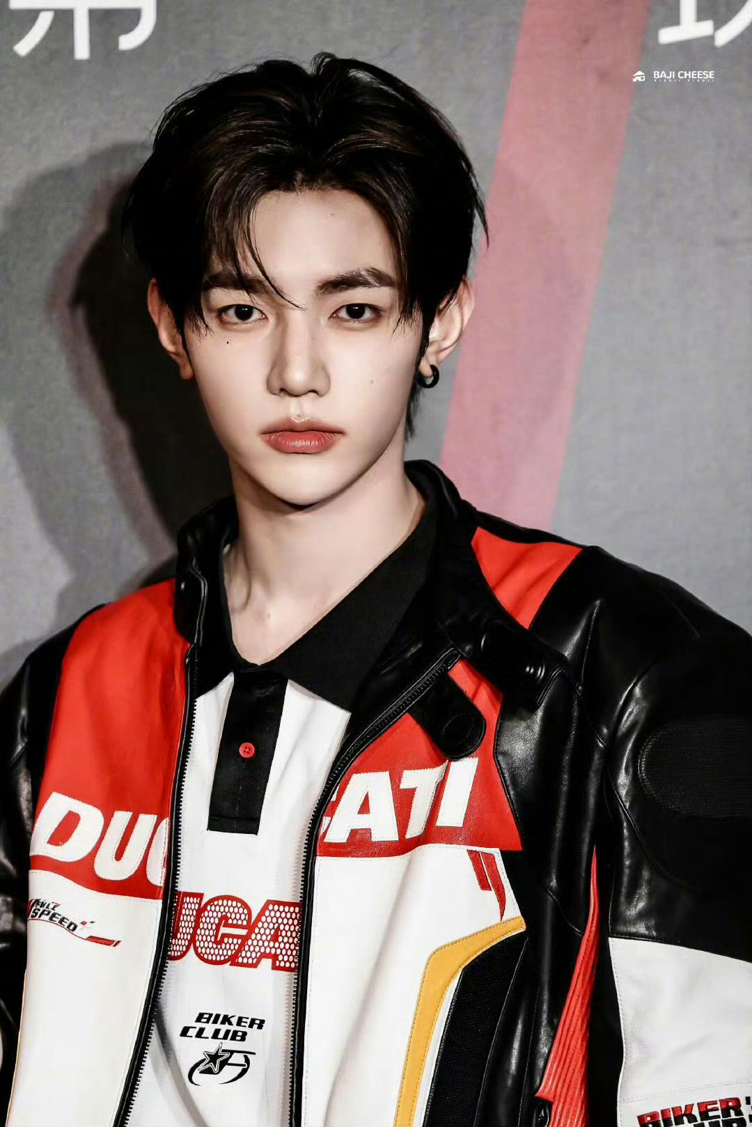 章昊章昊站子集体发声，只坚定支持章昊solo发展，只为章昊solo花钱，不接受任