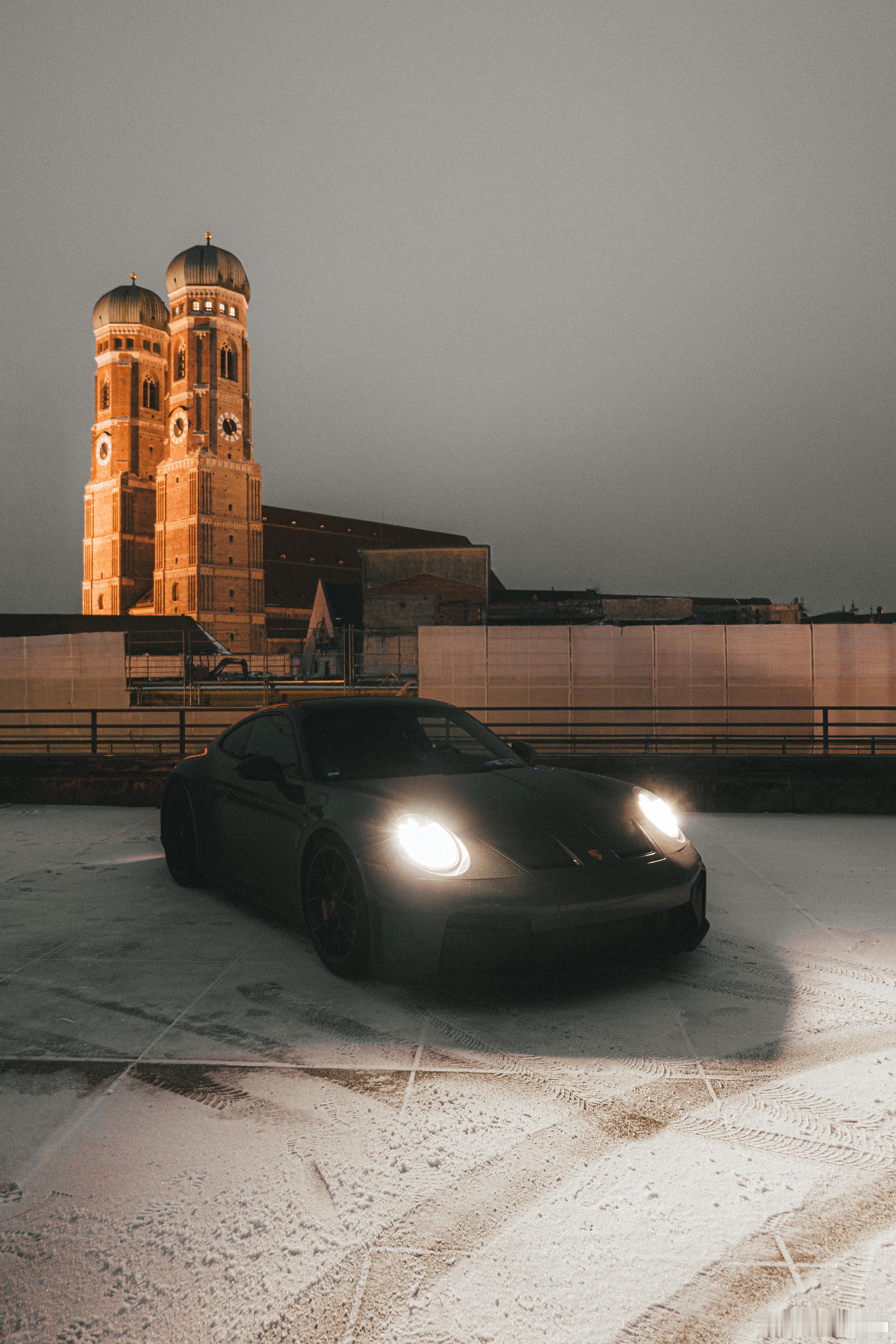 深刻get到.2和.1不同了，.2尾灯感觉更浑然一体一点而且有个小细节，一般来说